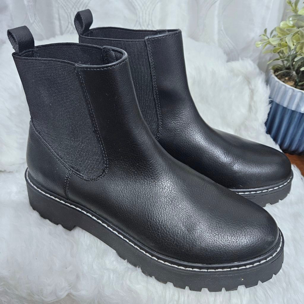 DOLCE VITA Lobera Black Faux Leather Ankle Boots Sz 8